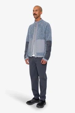 Signal Fleece - Soft Blue Curly Wool